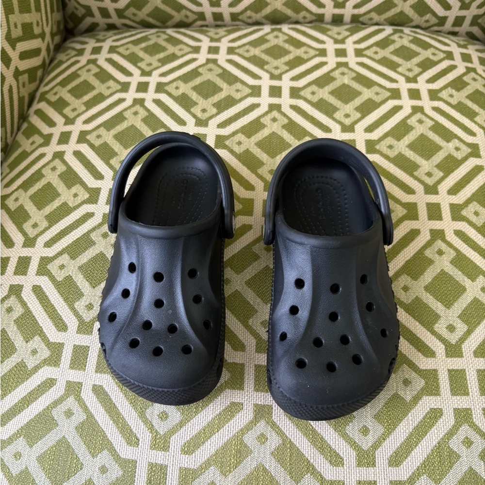 Kids Black CROCS unisex size 10